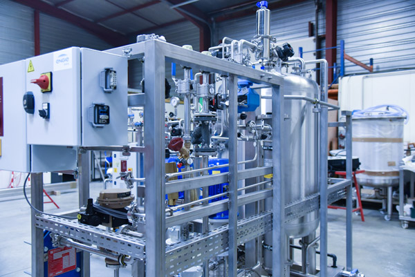 Arrière du Distributeur et producteur eau osmosée